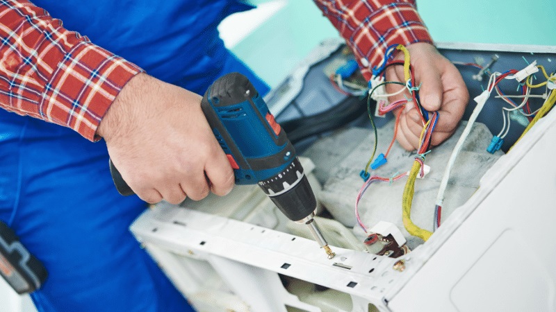 Büyükçekmece Hisense Hisense çamaşır makinesi kart tamiri – Su almama arızası orijinal parça ile giderildi. - Teknik servis örneği